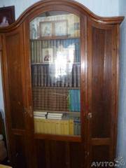 Антиквариат. Книжный шкаф-горка