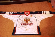 Футболка с автографам нашей сброной по хоккею 2012