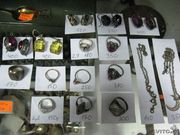 Различные серебряные украшения